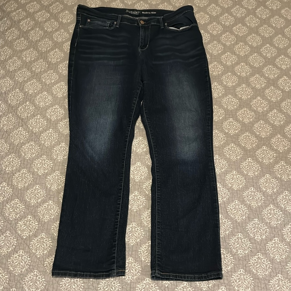 Signature by Levi Strauss Modern Slim Jeans
Tag-16/32 but they’re a 28”inseam.
